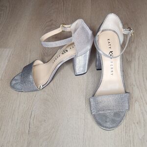 KATY PERRY 7.5 Silver Heels With Buckle Model "THE LIZ" 34KP0373